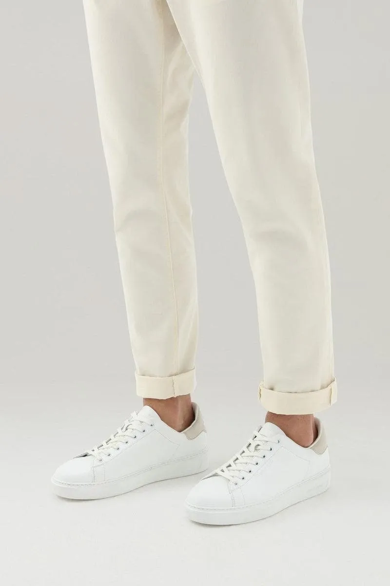 Sneakers classic court in morbida pelle con dettagli a contrasto